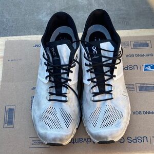 Men’s On Clouds Running Black and White Athletic Shoes size 14
